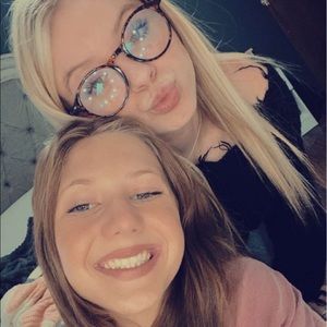 Meet your Posher, Mallory